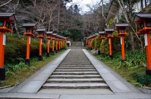 Путь на гору Курама (Япония)